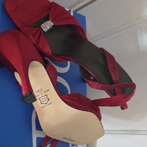 Elegant Red Satin Heels with Bow Detail